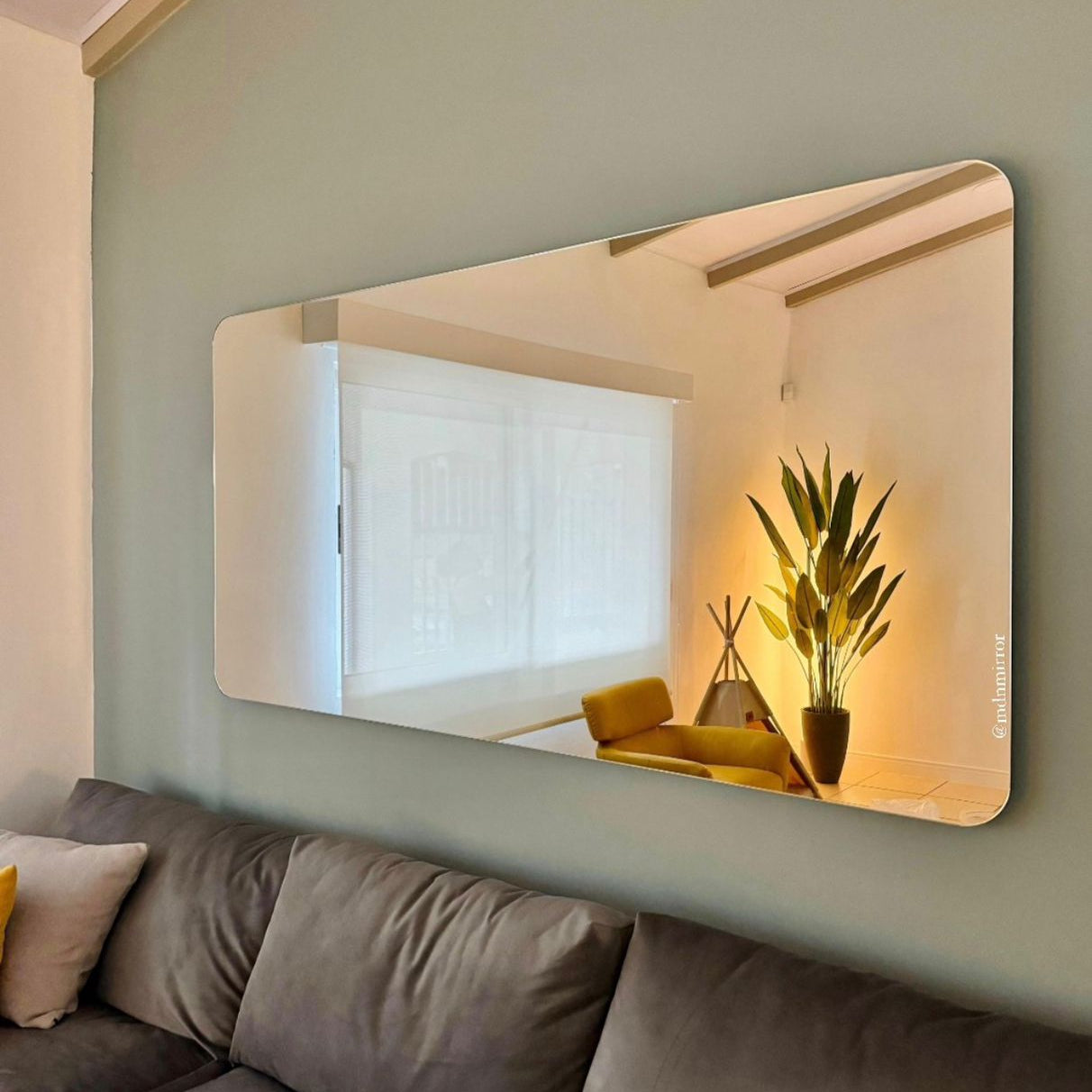 Alana mirror